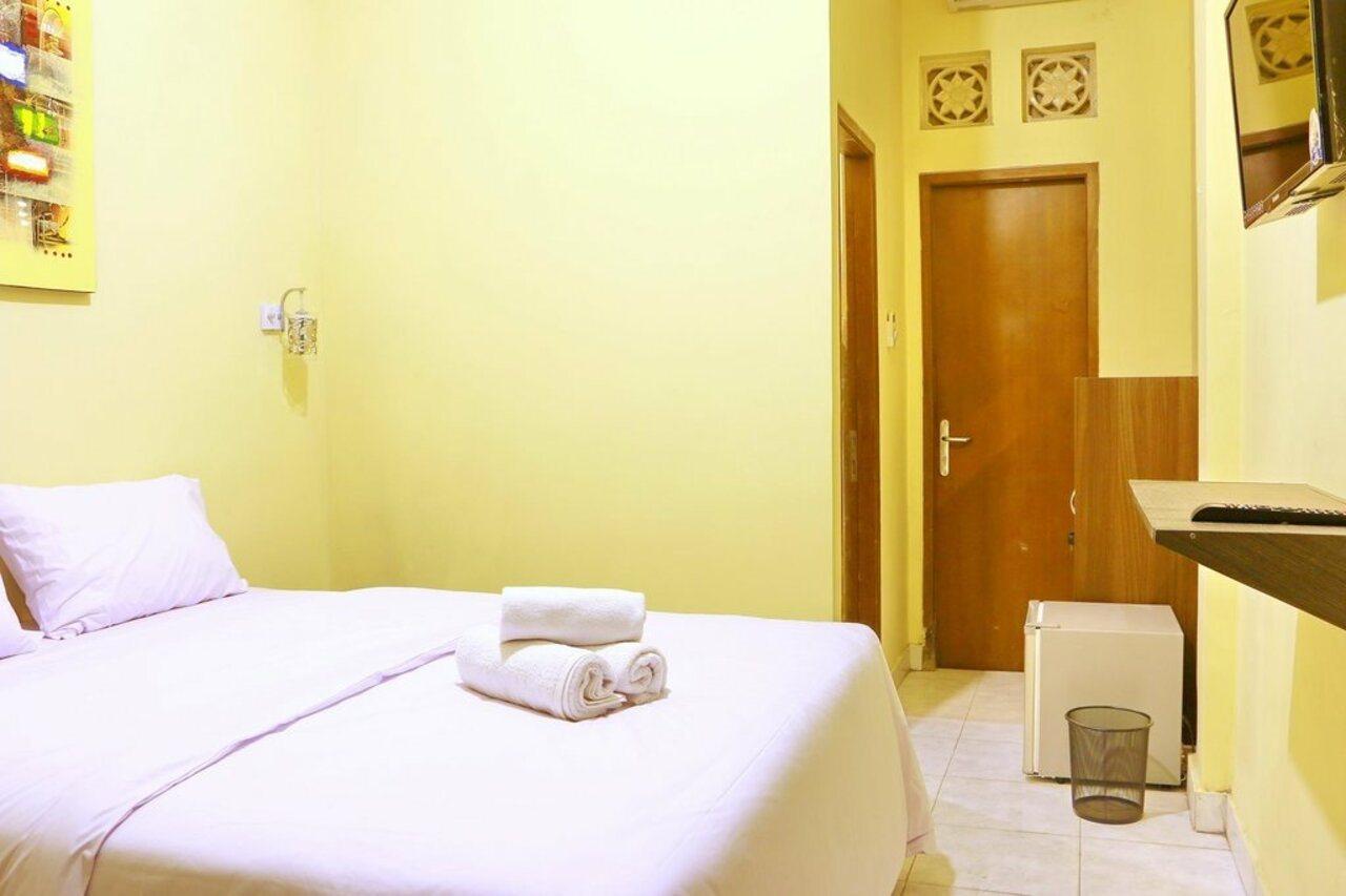 Rabasta Enjoy Kuta Hotel Кута Екстериор снимка