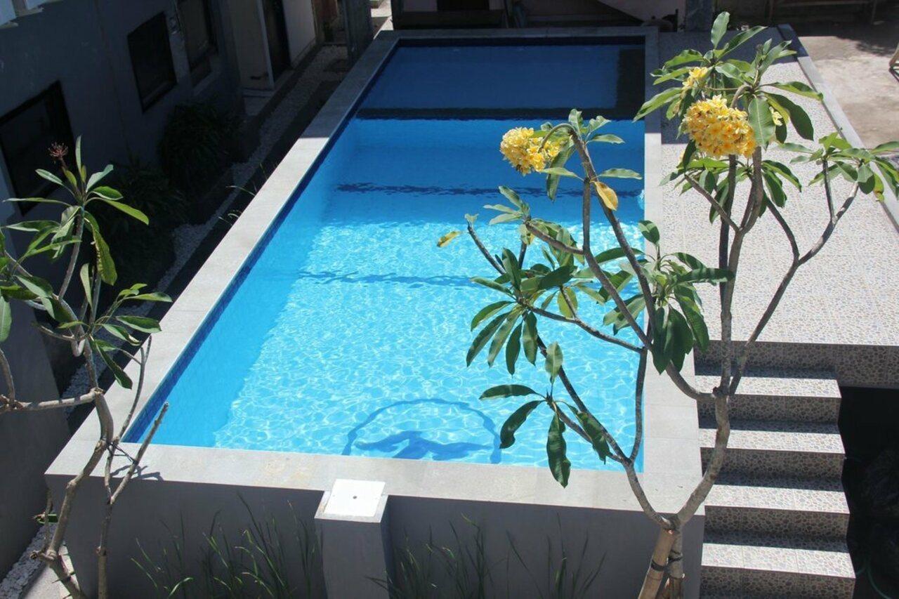 Rabasta Enjoy Kuta Hotel Кута Екстериор снимка