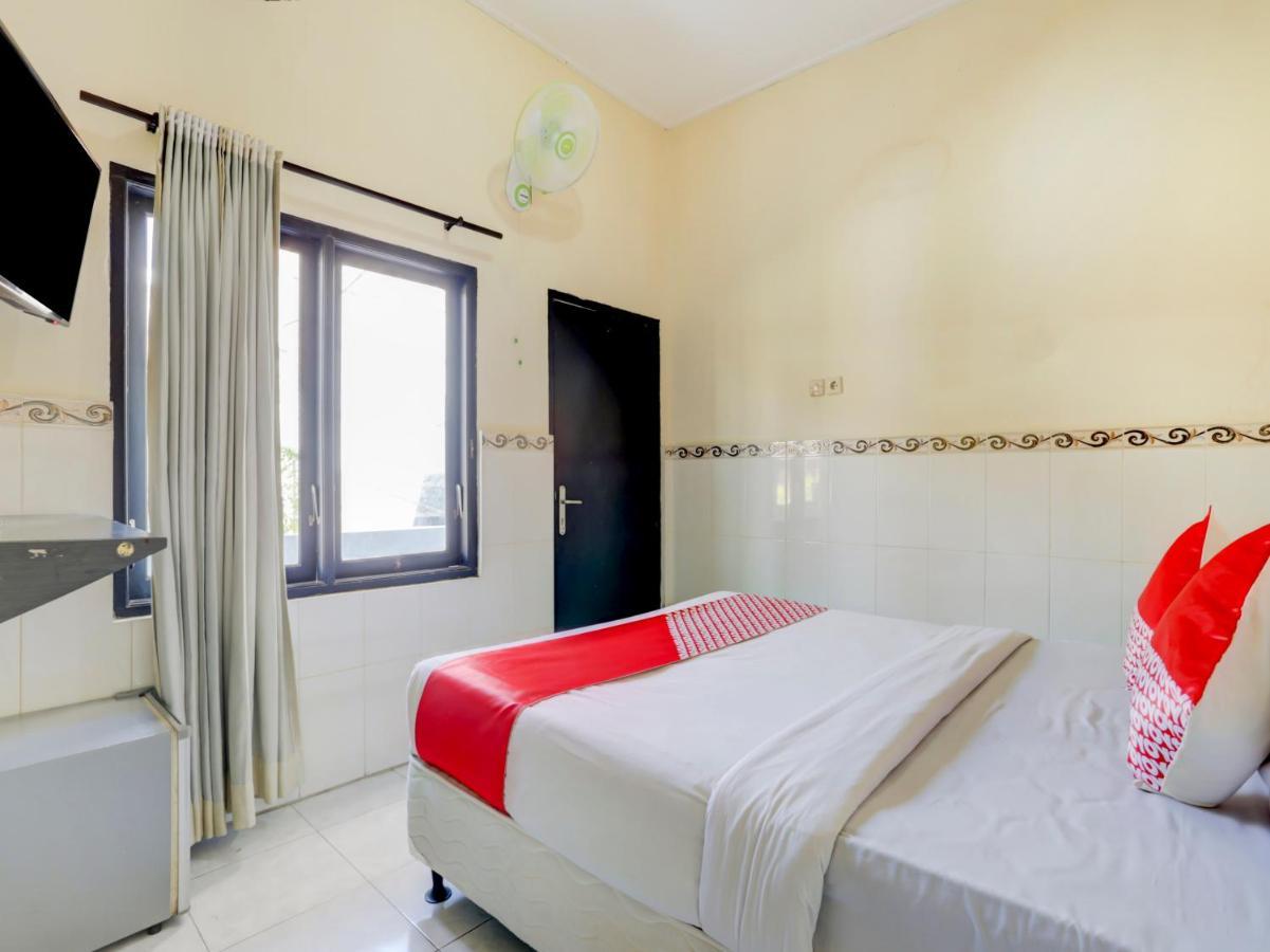 Rabasta Enjoy Kuta Hotel Кута Екстериор снимка