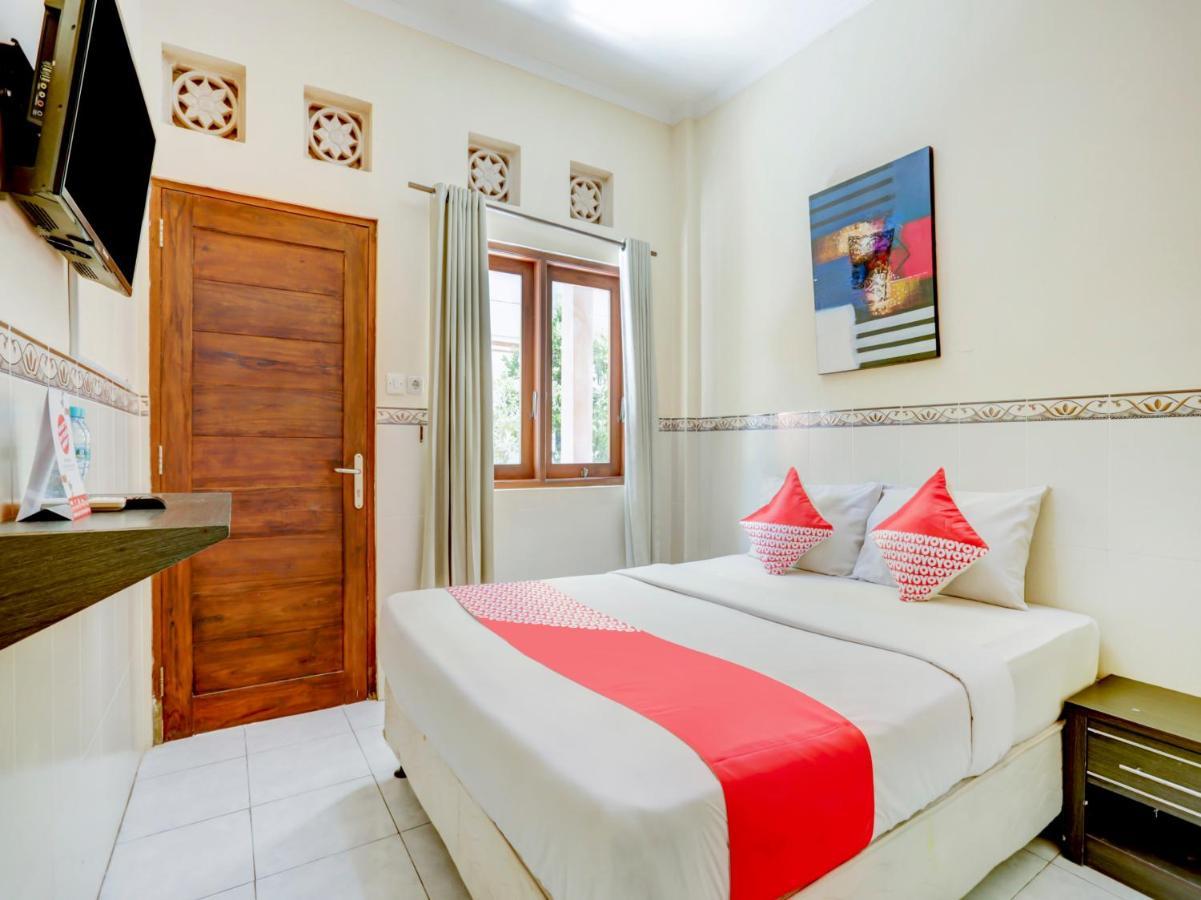 Rabasta Enjoy Kuta Hotel Кута Екстериор снимка