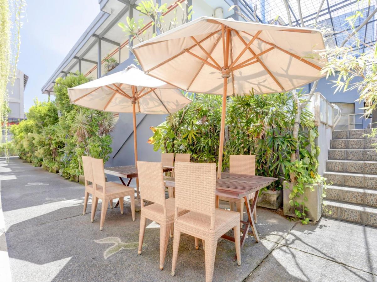 Rabasta Enjoy Kuta Hotel Кута Екстериор снимка