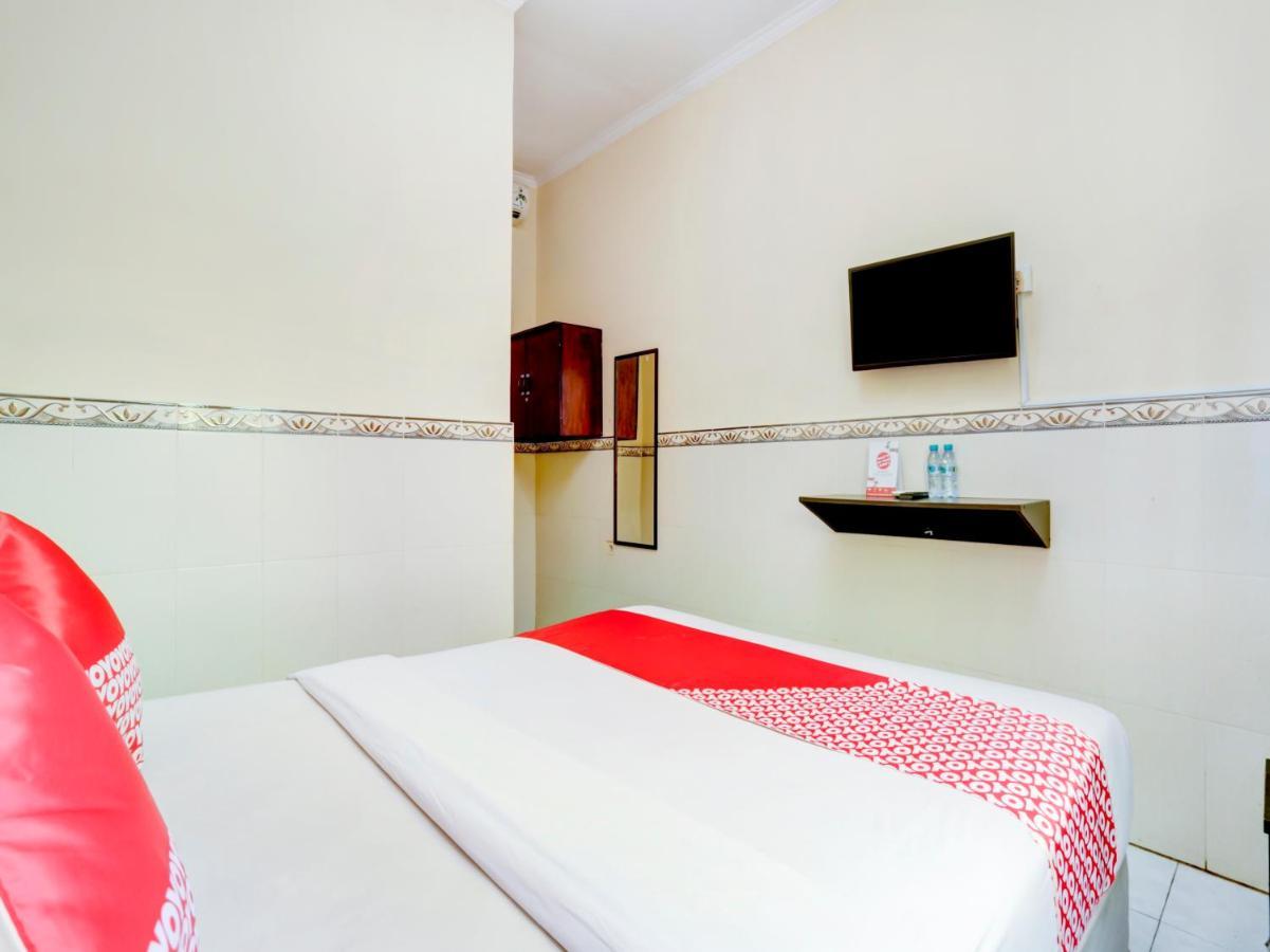Rabasta Enjoy Kuta Hotel Кута Екстериор снимка