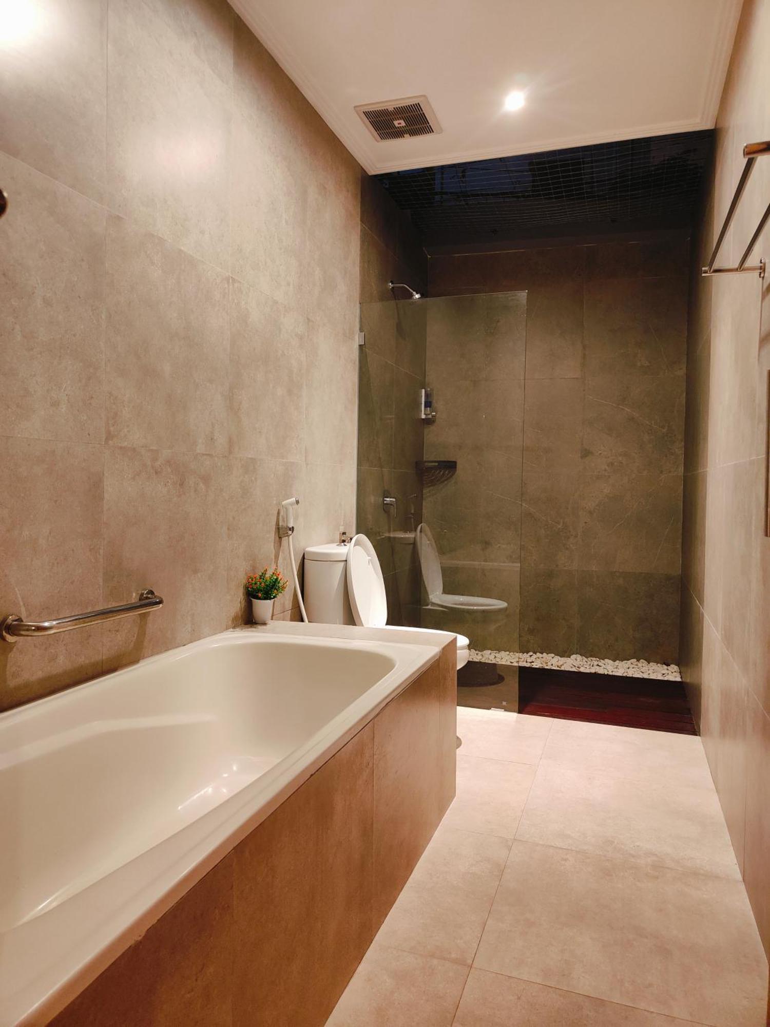 Rabasta Enjoy Kuta Hotel Кута Екстериор снимка