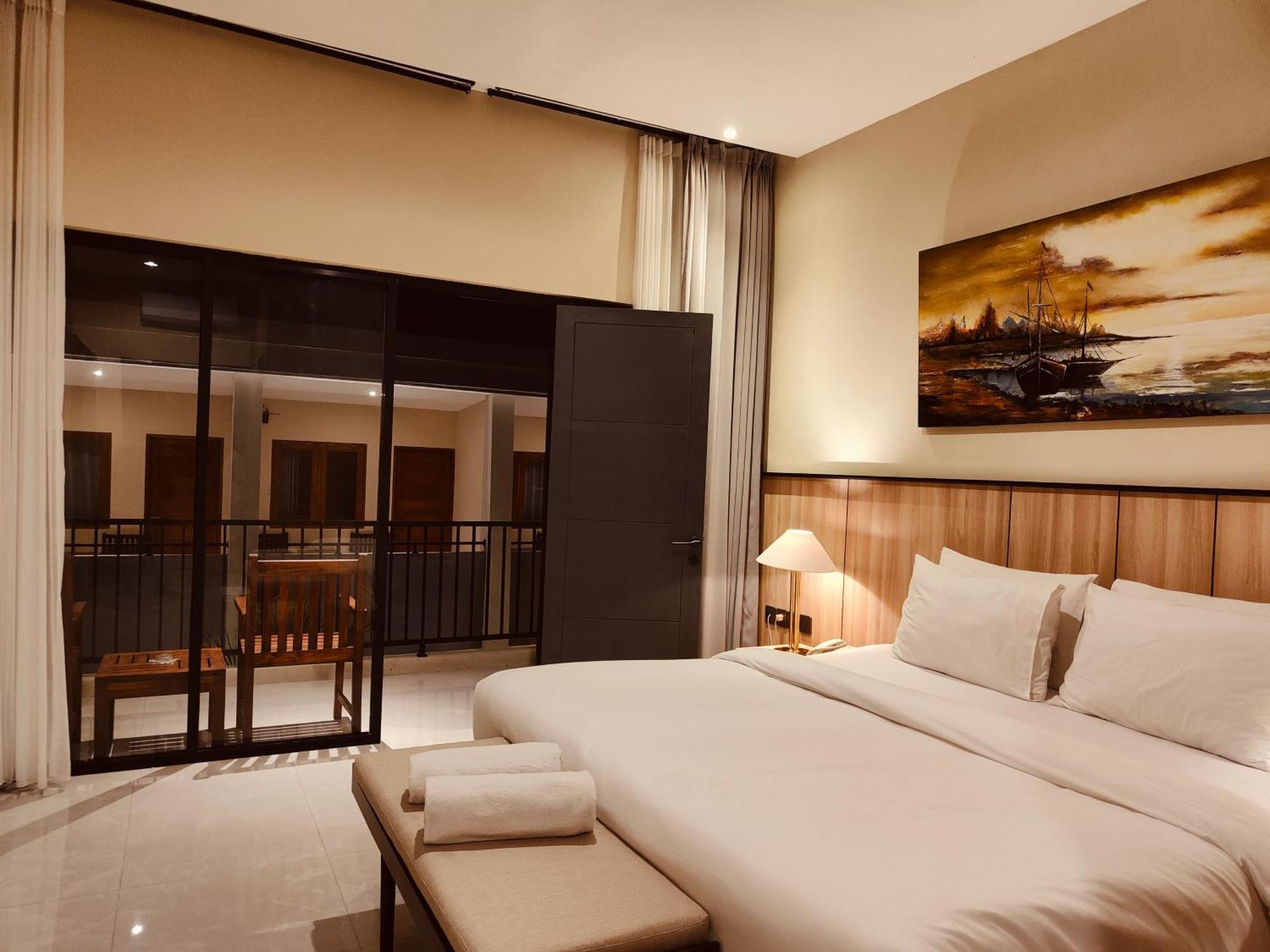 Rabasta Enjoy Kuta Hotel Кута Екстериор снимка