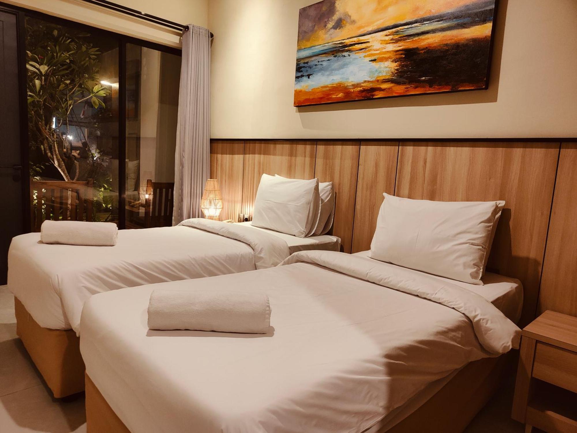 Rabasta Enjoy Kuta Hotel Кута Екстериор снимка