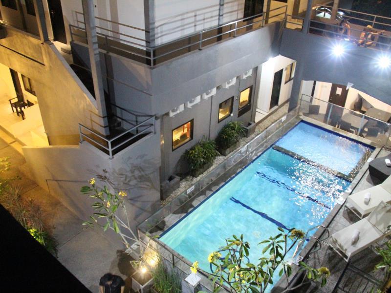 Rabasta Enjoy Kuta Hotel Кута Екстериор снимка