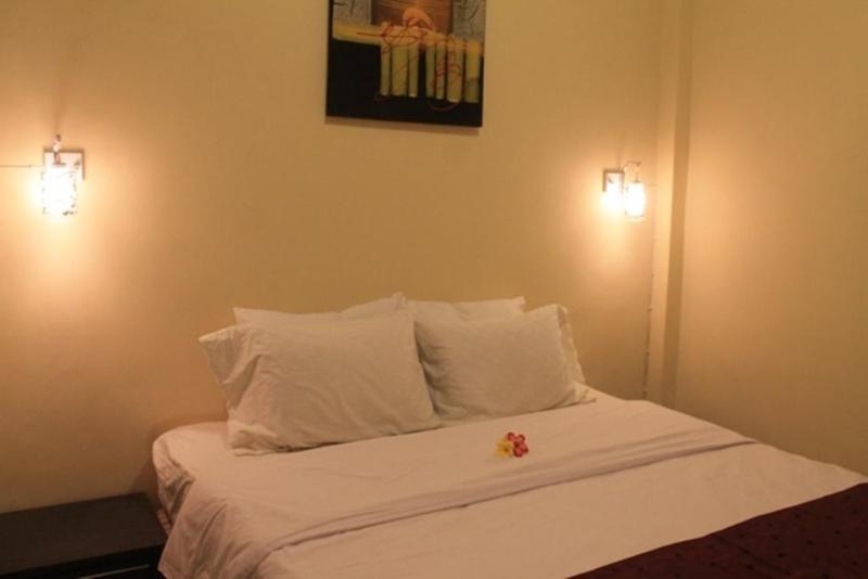 Rabasta Enjoy Kuta Hotel Кута Екстериор снимка
